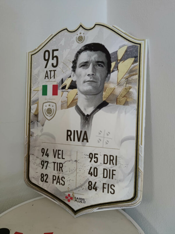 FUT 22: Gigi Riva Icon card
