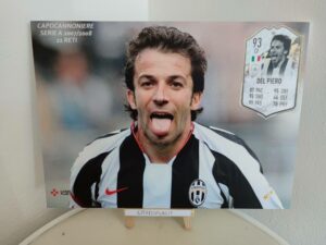 Alex Del Piero Icon Prime Moments esulta con la linguaccia nell'anno del Capocannoniere 2008 in Serie A