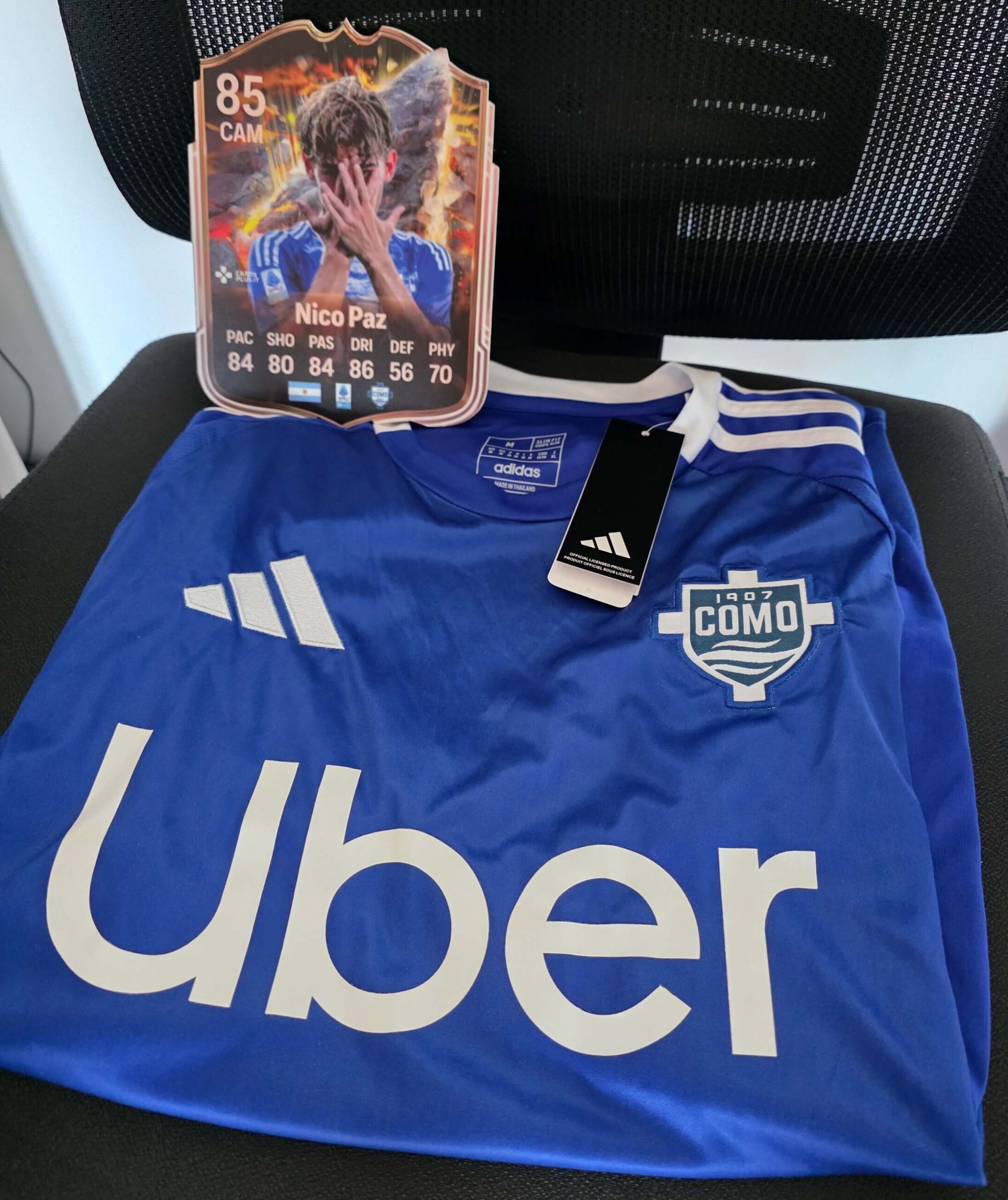Maglia Como taglia M + Nico Paz FUT card
